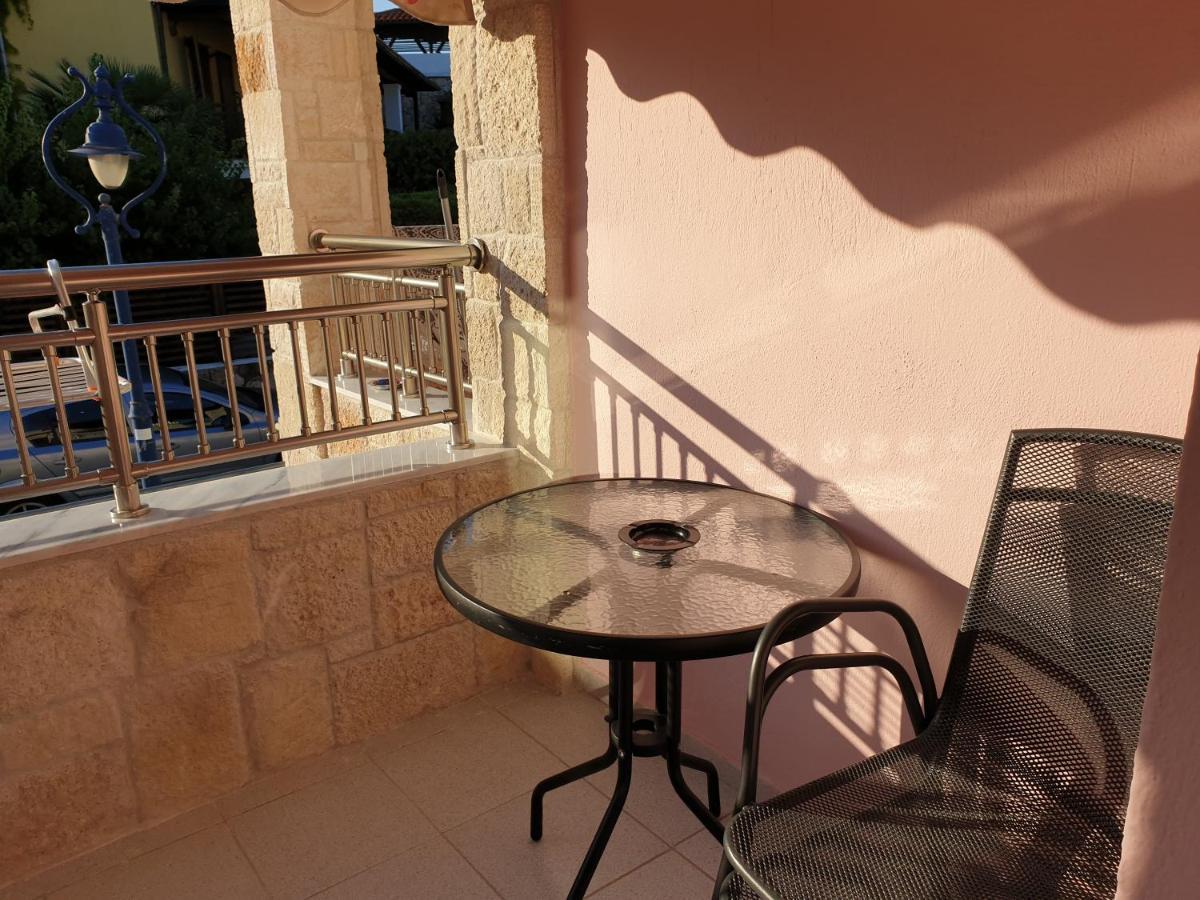 Fouli House Aparthotel Pefkochori Bagian luar foto